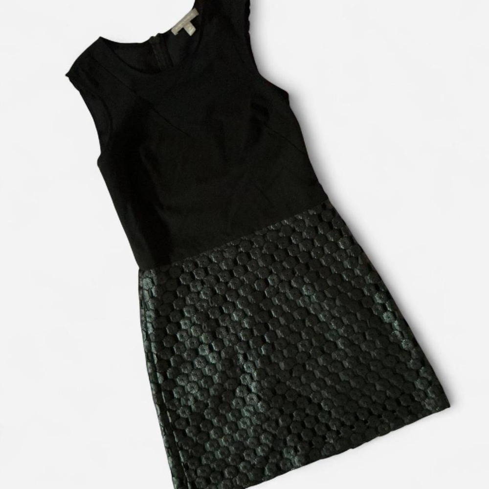 Banana Republic Petite Black‎ Dress Sleeveless Textured Bottom